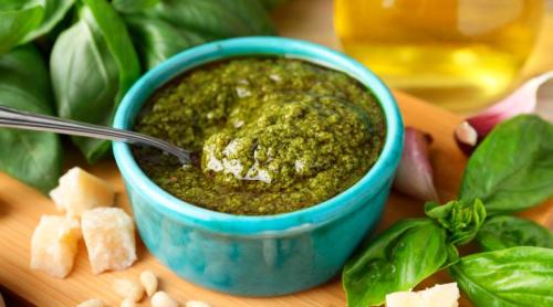 Adevărul despre pesto. Ce conține, de fapt, ce beneficii are și ce trebuie să știi înainte să l mai consumi