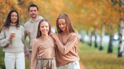 Cel mai așteptat dicționar pentru părinți! 50 de expresii necesare pentru a înțelege adolescenții în 2026