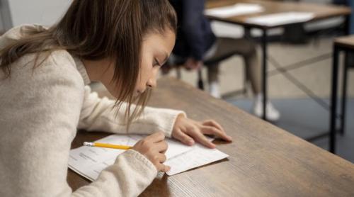 Cum afectează stresul părinților performanța elevilor la Evaluarea Națională și bacalaureat? Moraru: Cad în „capcana distracției”