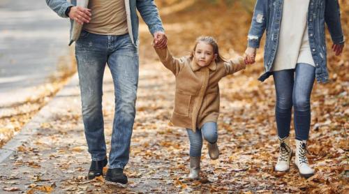 Părinții slabi care cresc copii agresivi și autoritari au, de obicei, aceste 11 năravuri triste