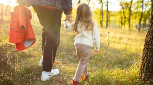 Valoarea muncii, respectul și alte 9 lecții de viață de bază pe care mulți părinți uită să le predea copiilor de astăzi