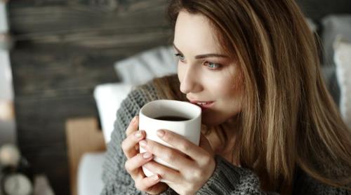 Cafeaua, „prieten” sau „dușman”? Ce se întâmplă în corp când renunți brusc la cofeină