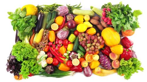 Ce mâncăm fără să știm: cele mai contaminate fructe și legume cu pesticide din 2026
