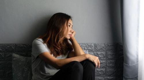 Depresia sezonieră: De ce „melancolia de iarnă” poate apărea chiar și vara