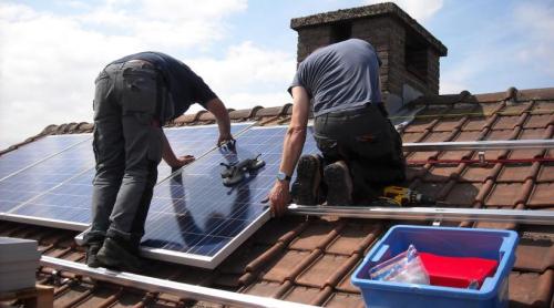 Guvernul a aprobat banii pentru fotovoltaice. Suma prevăzută în buget
