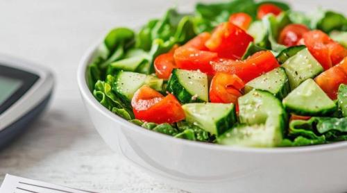 Salata care îngrașă fără să ți dai seama. Cele mai periculoase ingrediente pentru glicemie