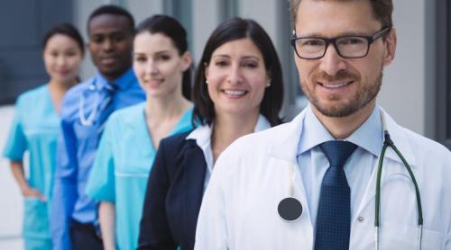 SUA ridică parțial suspendarea cererilor de imigrare pentru medici