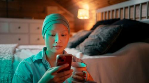 Cum schimbă o simplă aplicație pe telefon viața bolnavilor de cancer avansat