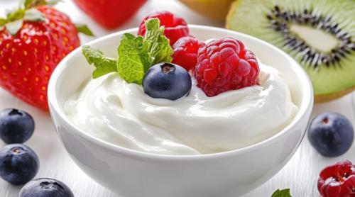 Iaurtul care sabotează dieta. Conține mai mult zahăr decât o gogoașă