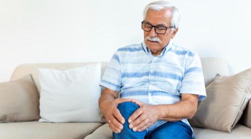Sfârșitul protezei de genunchi? Un hidrogel experimental repară cartilajul și reduce durerea