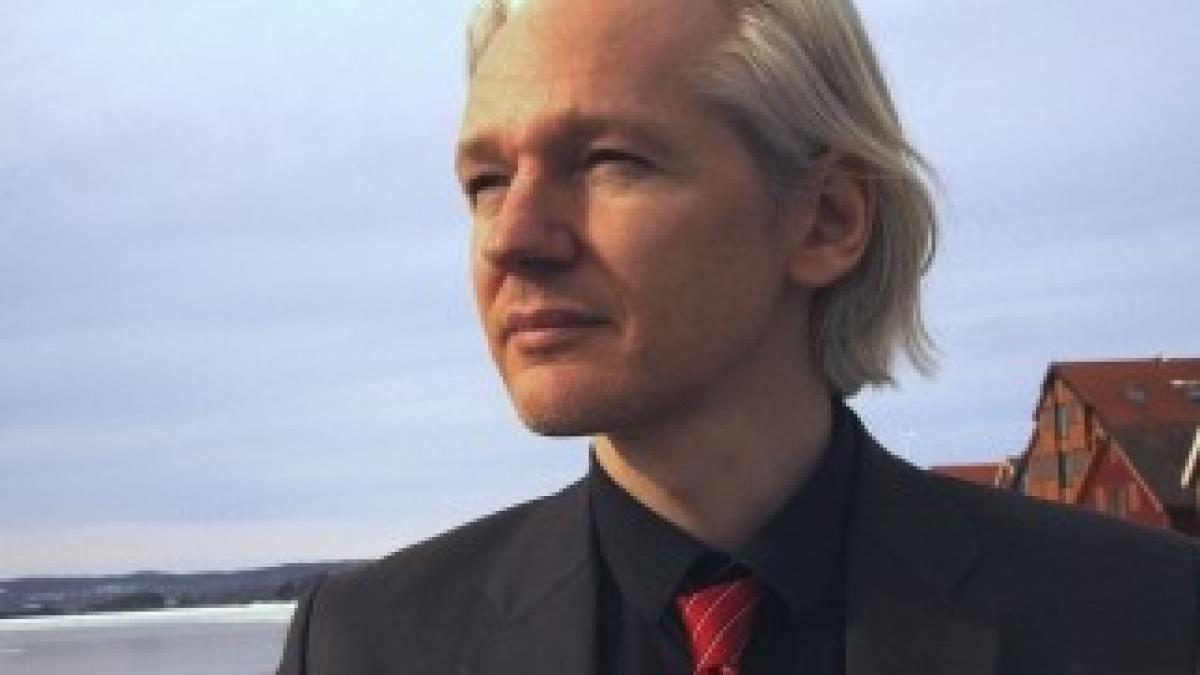 julian-assange-wikileaks-political-pundits
