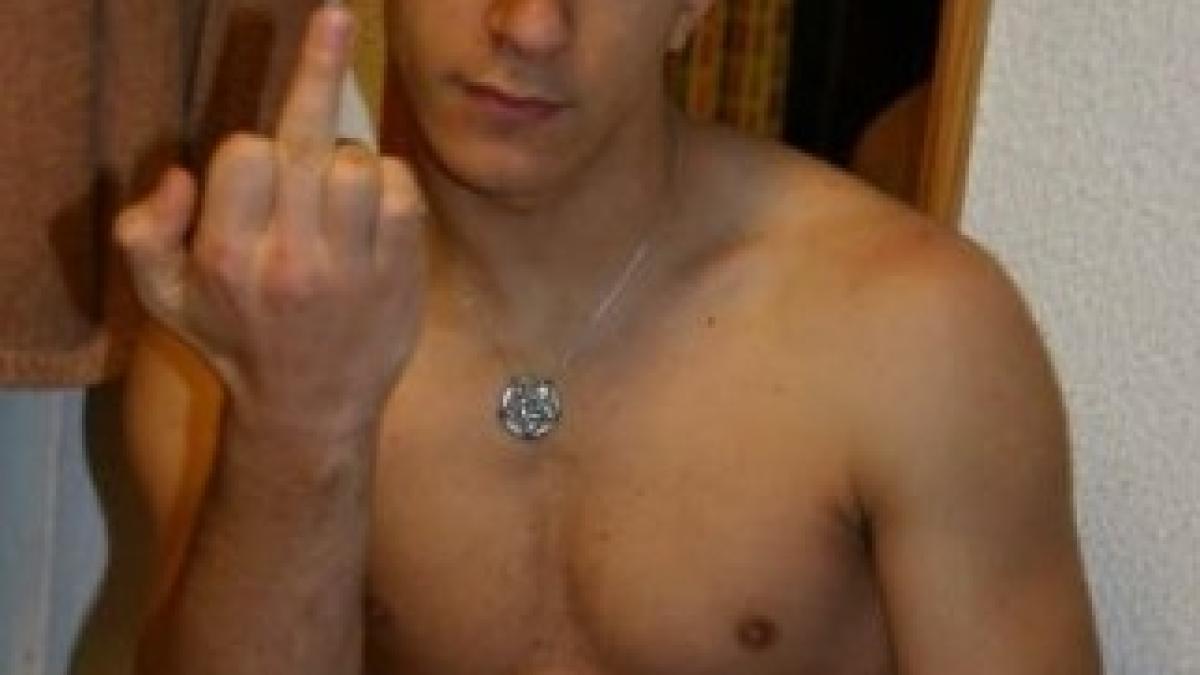 placinta_fiul_medalion_satanist