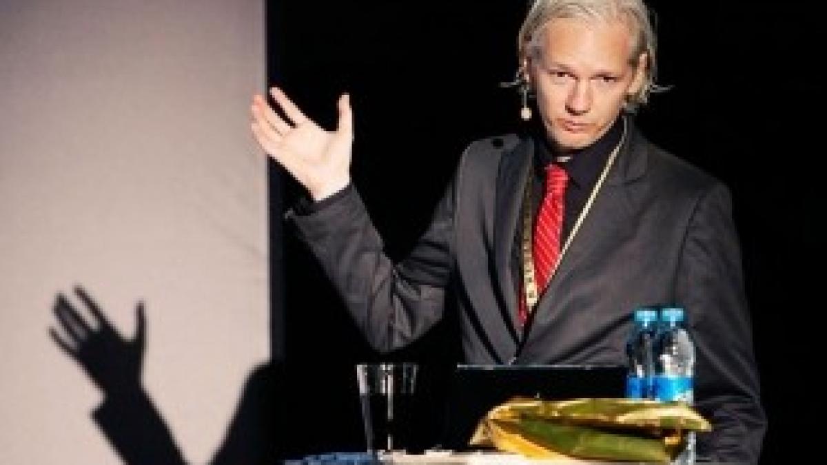 Julian-Assange-2