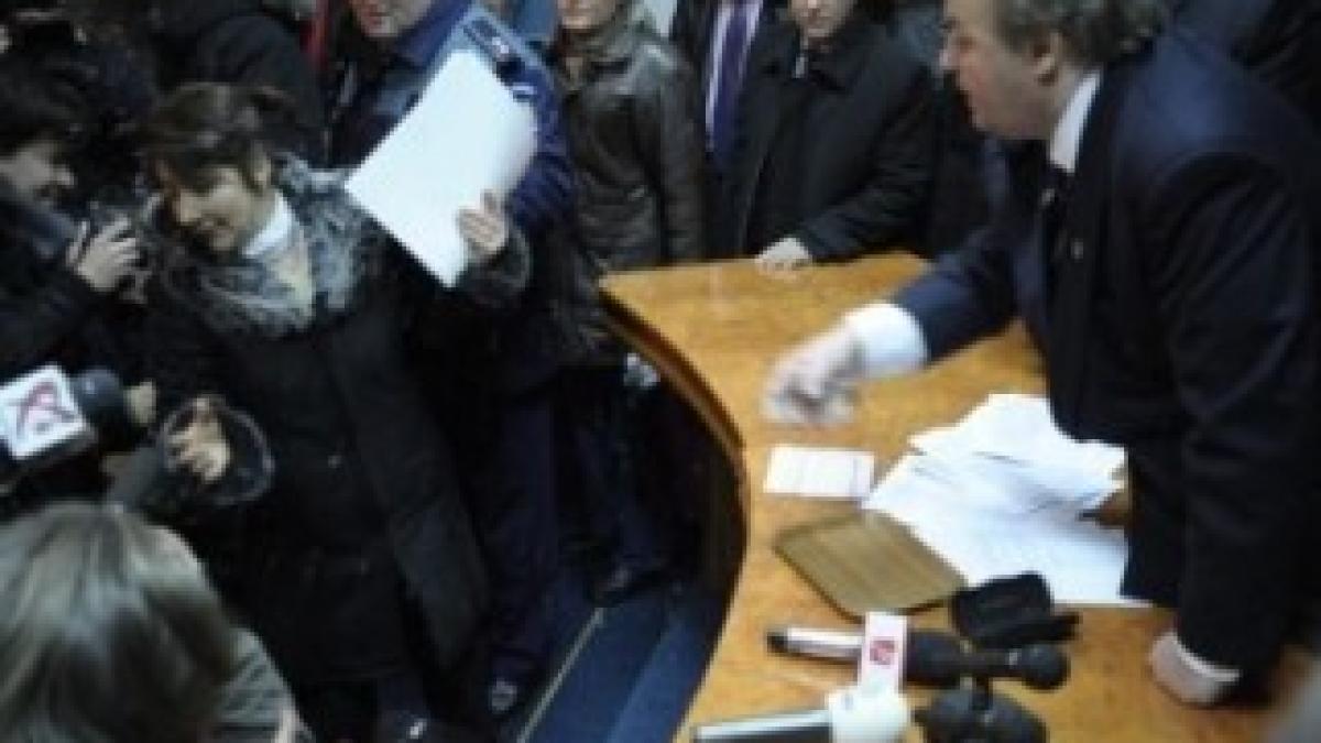 vadim-tudor-trebuia-sa-arunc-cu-vitriol-in-executorul-judecatoresc-nu-cu-apa-85385