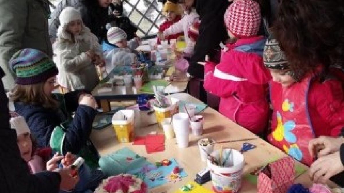 copiii-fac-martisoare