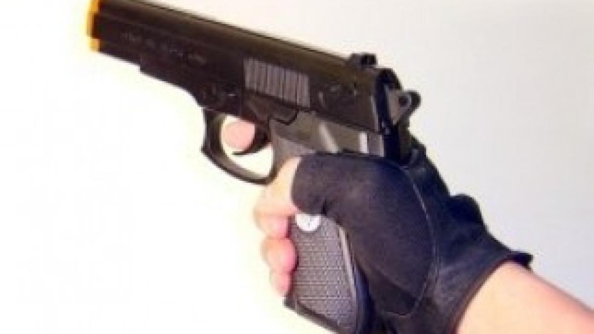 15347-hand_gun_security_purposes_protect_yourself