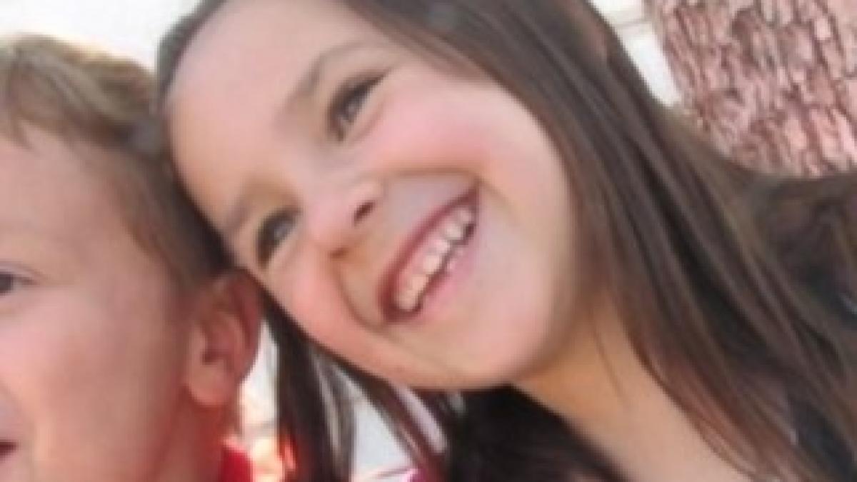 r-HIGH-FIVE-FOR-FIRST-KISS-large570