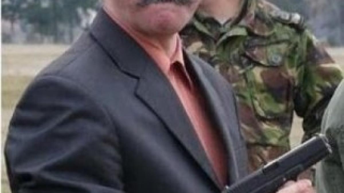 tamas_sandor_pistol11