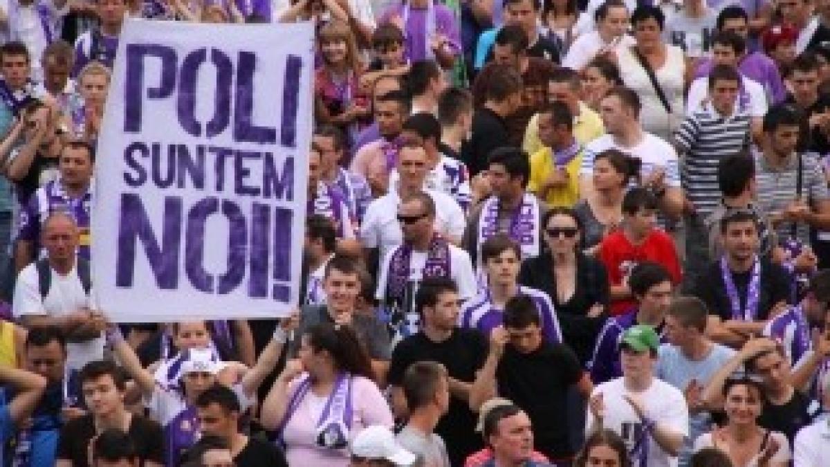 Poli-suntem-noi-Piata-Operei