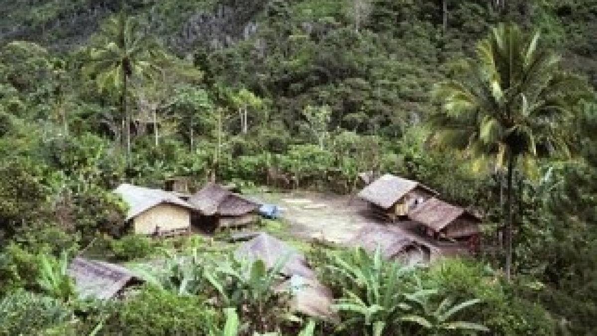 A-village-in-Papua-New-Guineas-remote-western-highlands