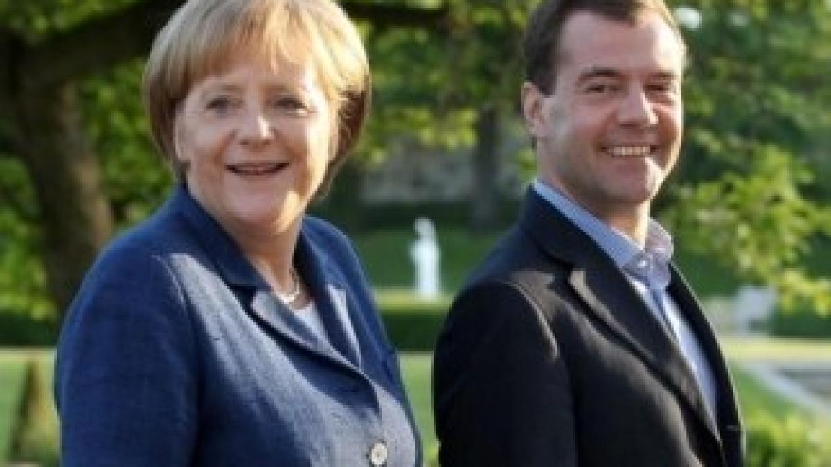 Angela-Merkel-si-Dmitri-Medvedev