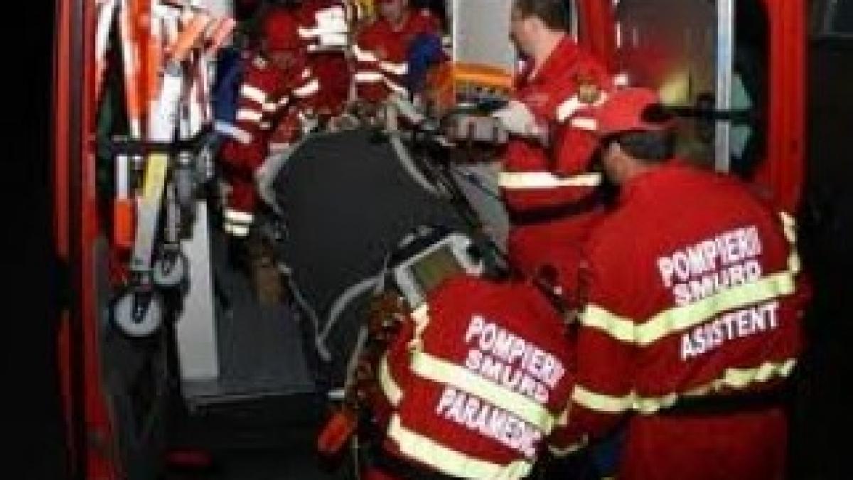 un-barbat-a-cazut-de-la-etajul-3-la-un-hotel