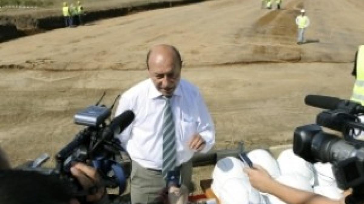 traian-basescu-si-autostrazile