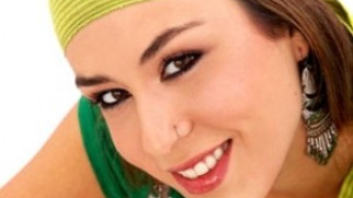 Girls-Nose-Pin-or-Ring-Designs-2010-22