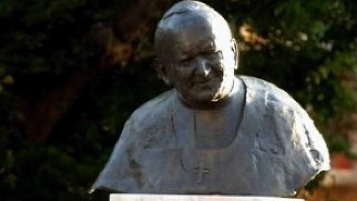 bust-papa-ioan-paul-al-2-lea