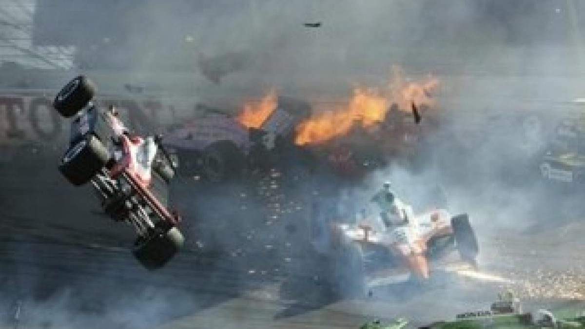 2011-10-17T003751Z_01_BTRE79F1U6V00_RTROPTP_3_NEWS-US-MOTOR-RACING-INDY-WHELDON