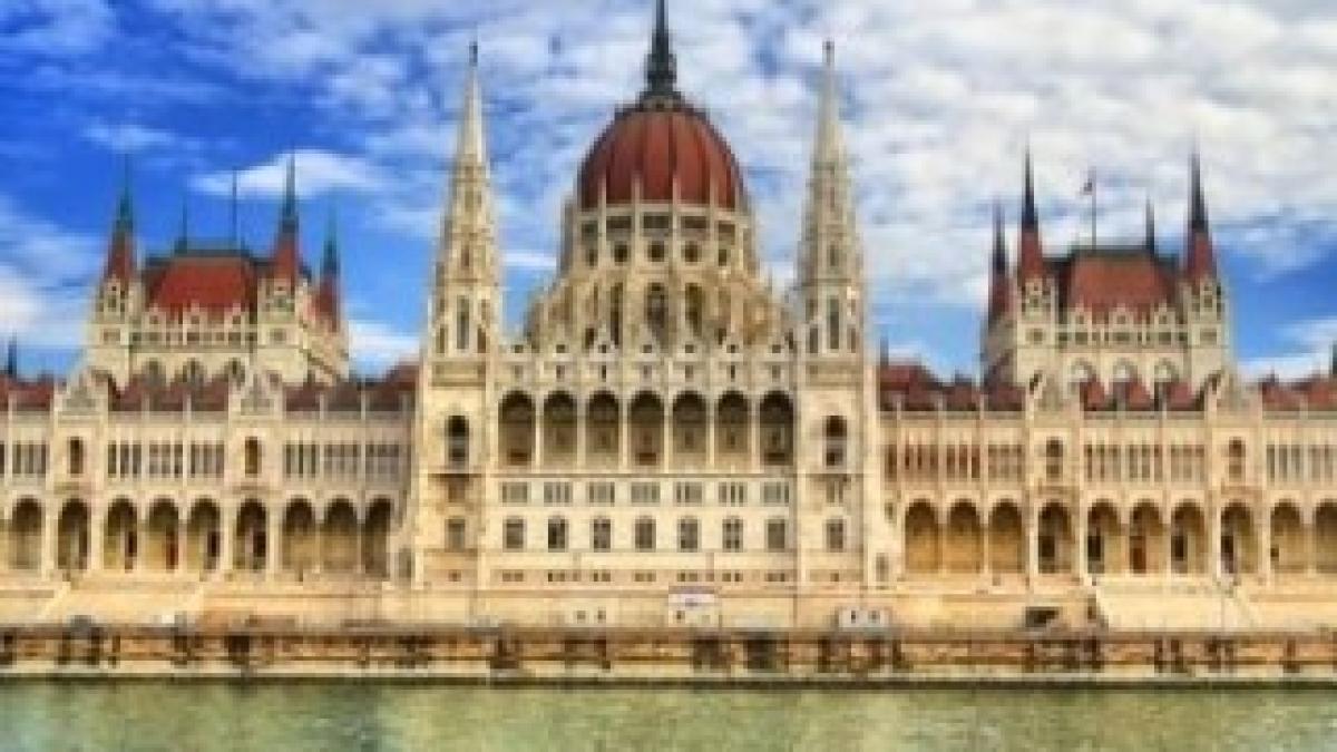 parlamentul-ungar-300x240-1