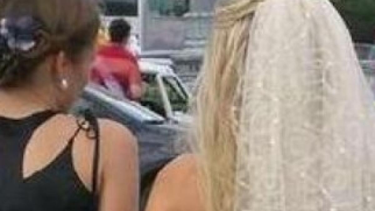 cea-mai-penala-rochie-de-mireasa-preotii-n-au-primit-o-in-biserica-vezi-cum-era-imbracata-118517