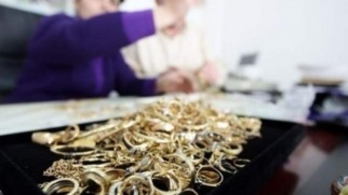 bijuterii-din-aur-si-argint-confiscate-de-comisari