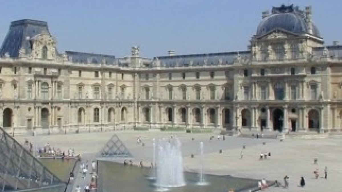 Muzeul_Luvru_Paris_0