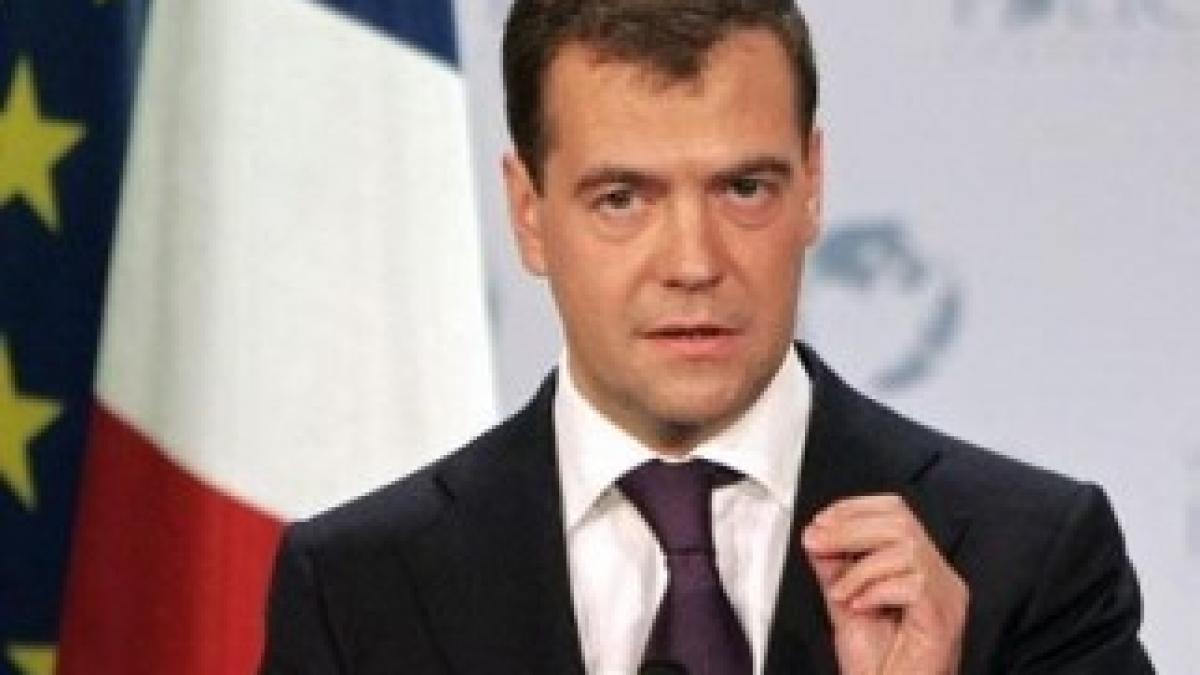 1324140778president-medvedev
