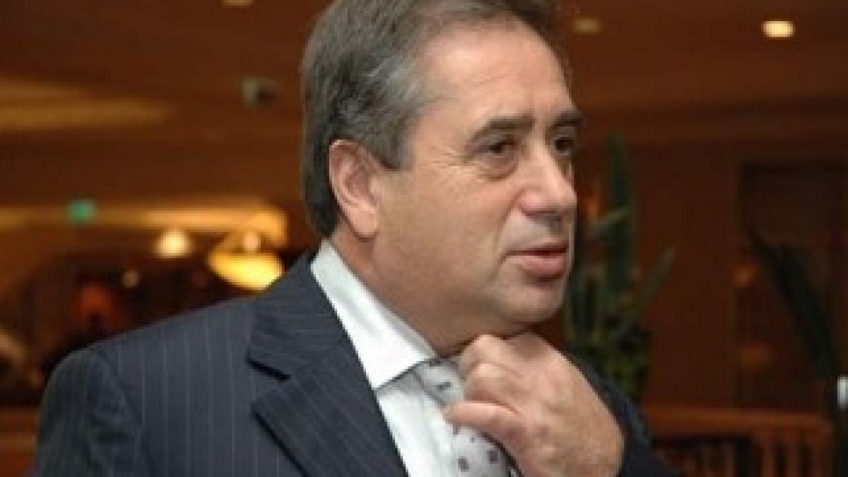 Ioan-Niculae-mana-la-cravata