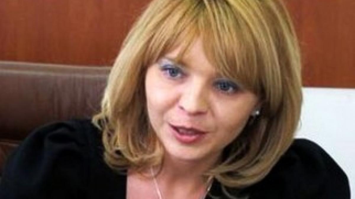 alina_nicoleta_ghica_foto_revista22.ro_