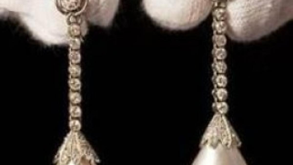 Cerceii-Elenei-Lupescu-daruiti-de-Carol-al-II-lea-scosi-la_4a9c8d4322