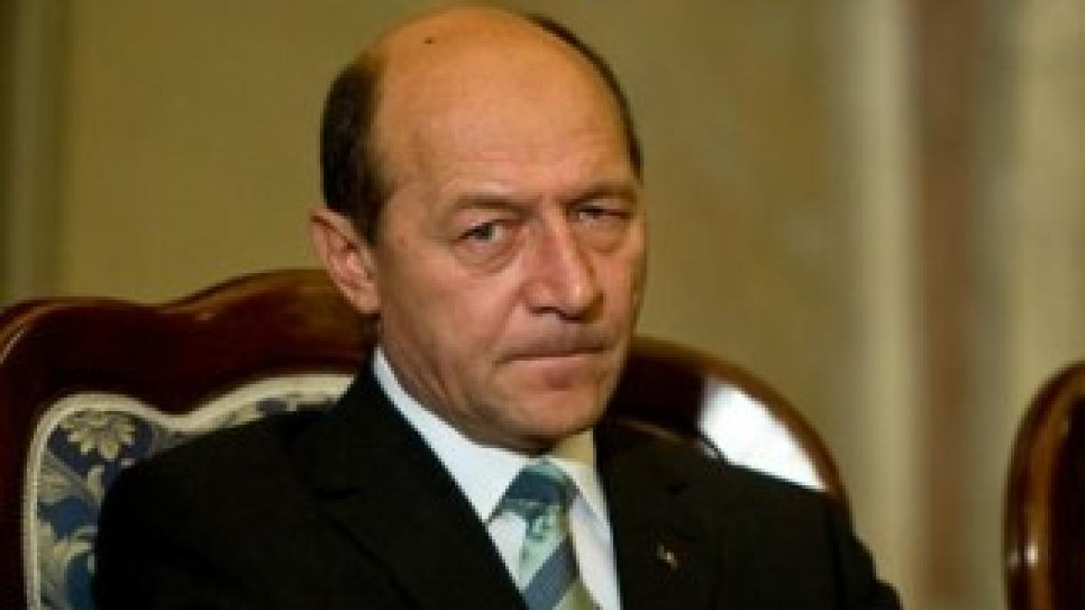 traian-basescu-suparat-1