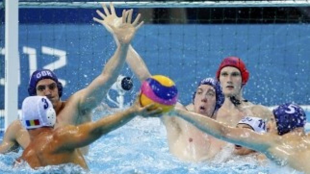 2012-07-29T182656Z_293242815_TB3E87T1F8RM0_RTRMADP_3_OLY-WATP-WPMPOL-HEATS-DAY2