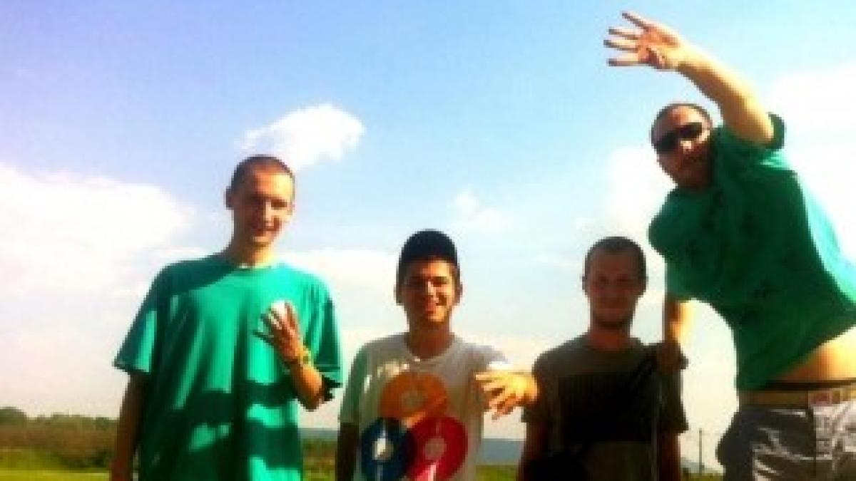 318801_479110162100269_556002632_n