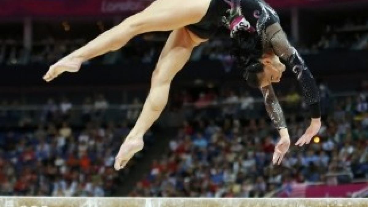 2012-08-07T144012Z_1836682189_LM2E88714QP42_RTRMADP_3_OLY-GYMN-GAWBEA-GAW008101