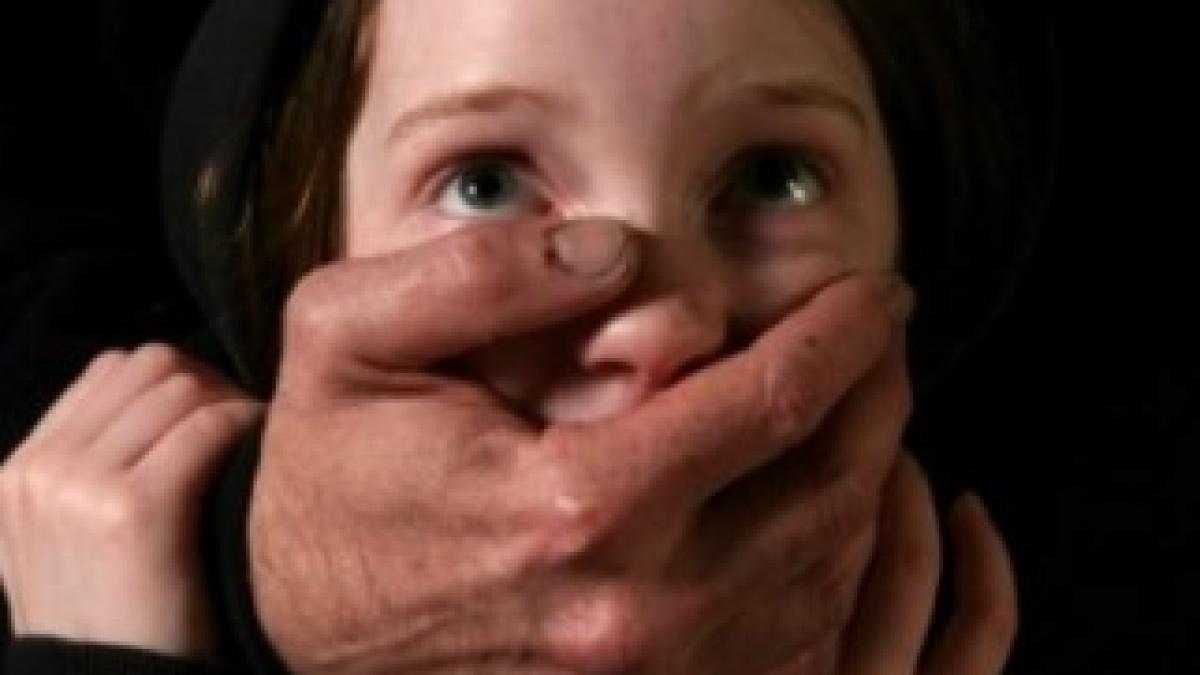 pedofil-in-libertate.-un-barbat-este-cautat-dupa-ce-a-agresat-sexual-mai-multe-fetite-de-gradinita