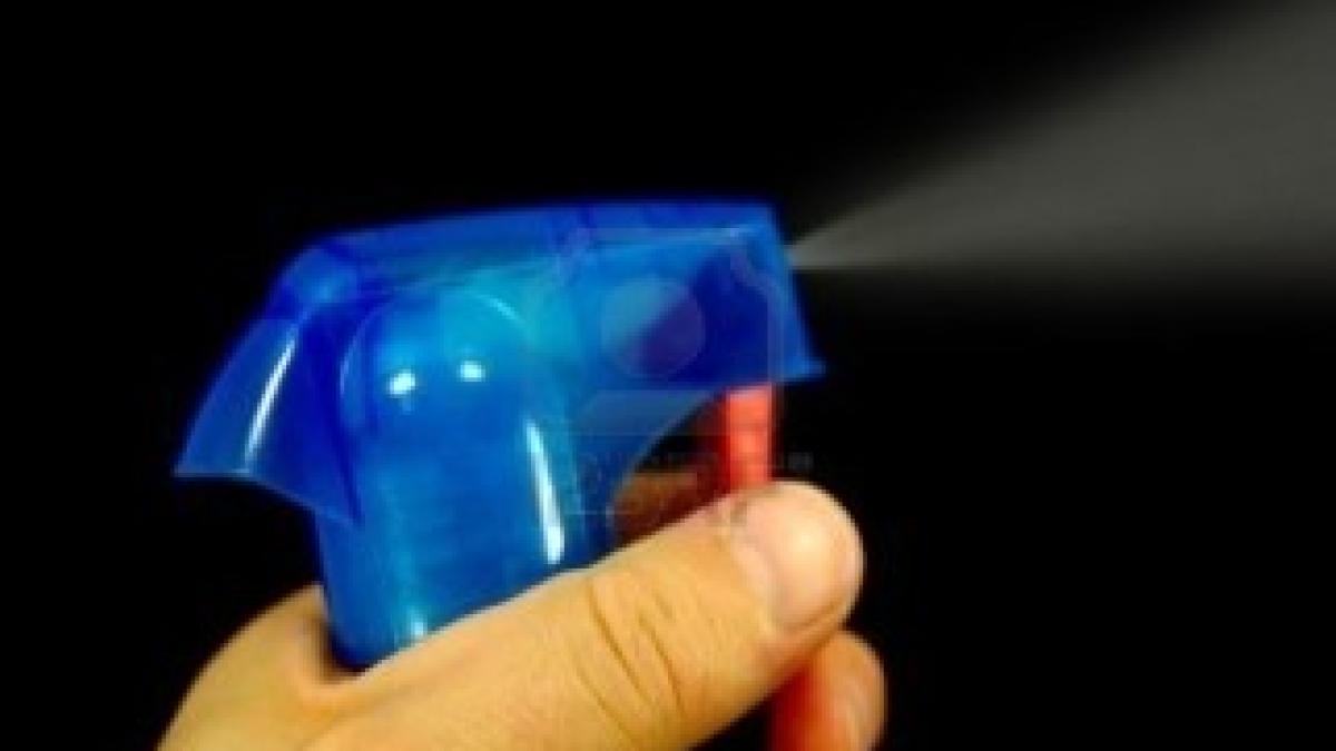 3878674-close-up-view-of-a-cleaning-spray-jet