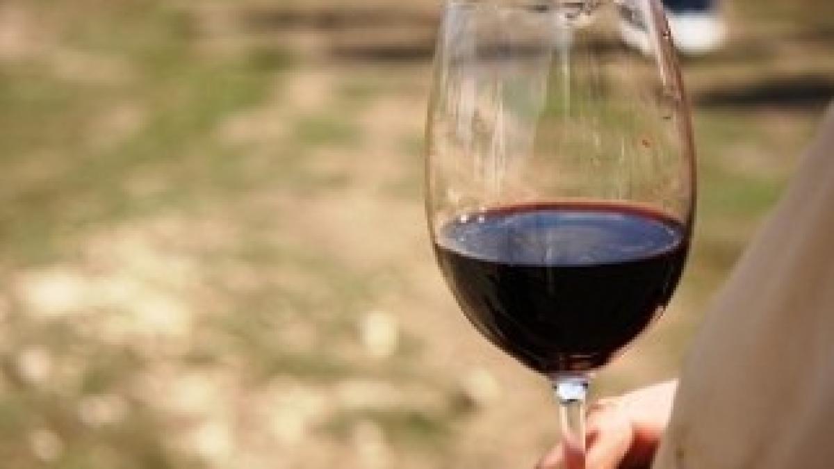 Pahar-de-vin-cu-ALIRA