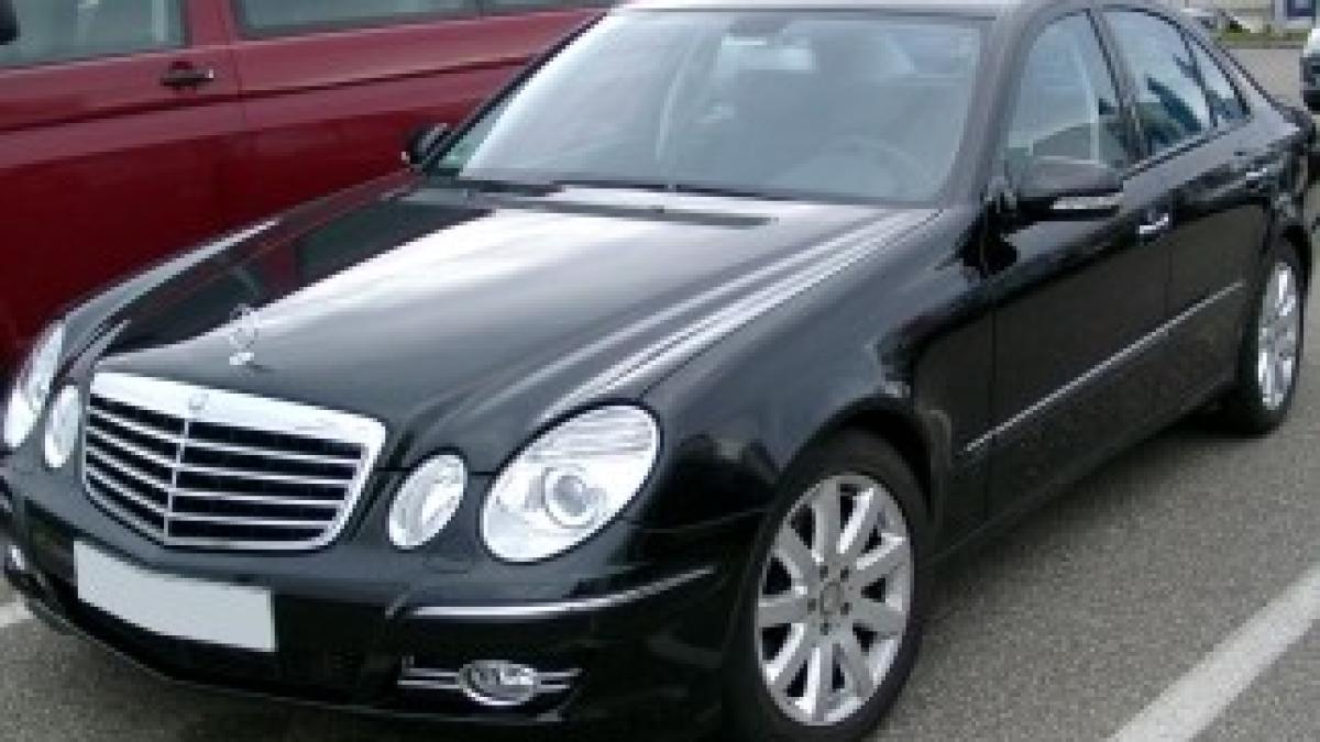 Mercedes_W211_front_20080127