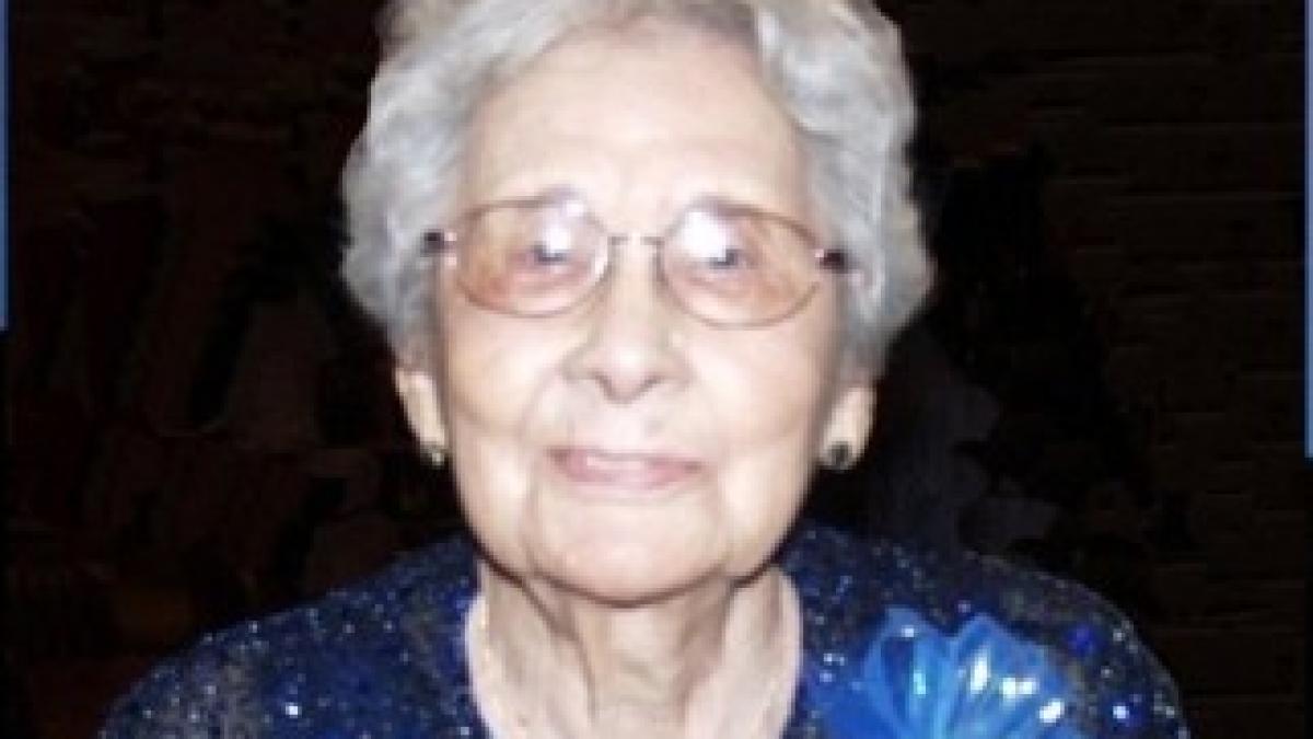 ea-este-cel-mai-in-varsta-utilizator-de-facebook-uite-ce-varsta-are-bunicuta-din-imagine-434x326