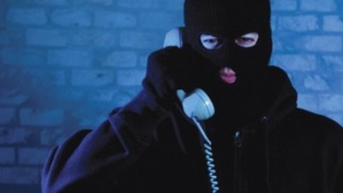 atentie-escroci-la-telefon-88509-1