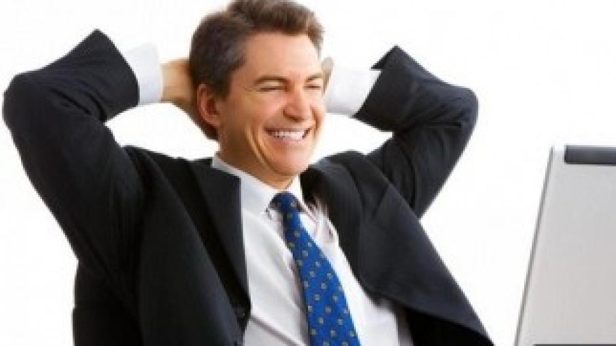 angajat_fericit_locul_de_munca