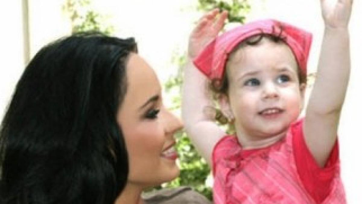 andreea_marin_violeta_65115500